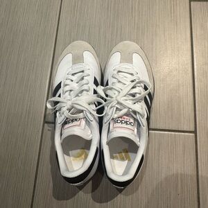 Only worn once!! adidas White Black Gray Samba Retro Sneakers